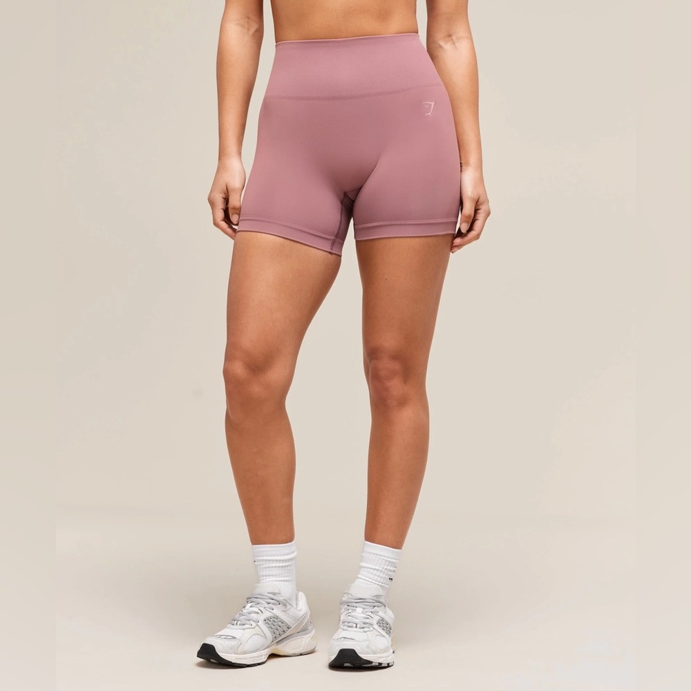 GYMSHARK SOFT SCULPT SHORTS in Soft Pink size M